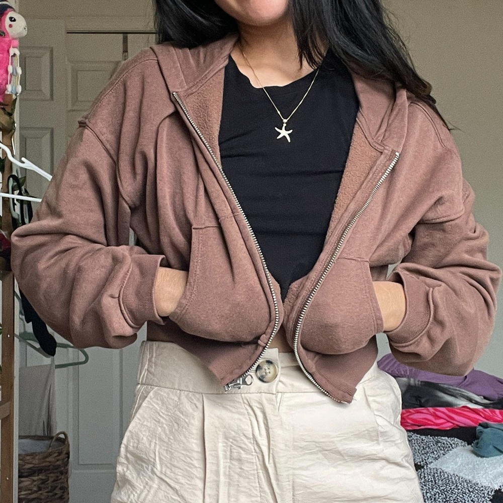 H$M cropped sweater